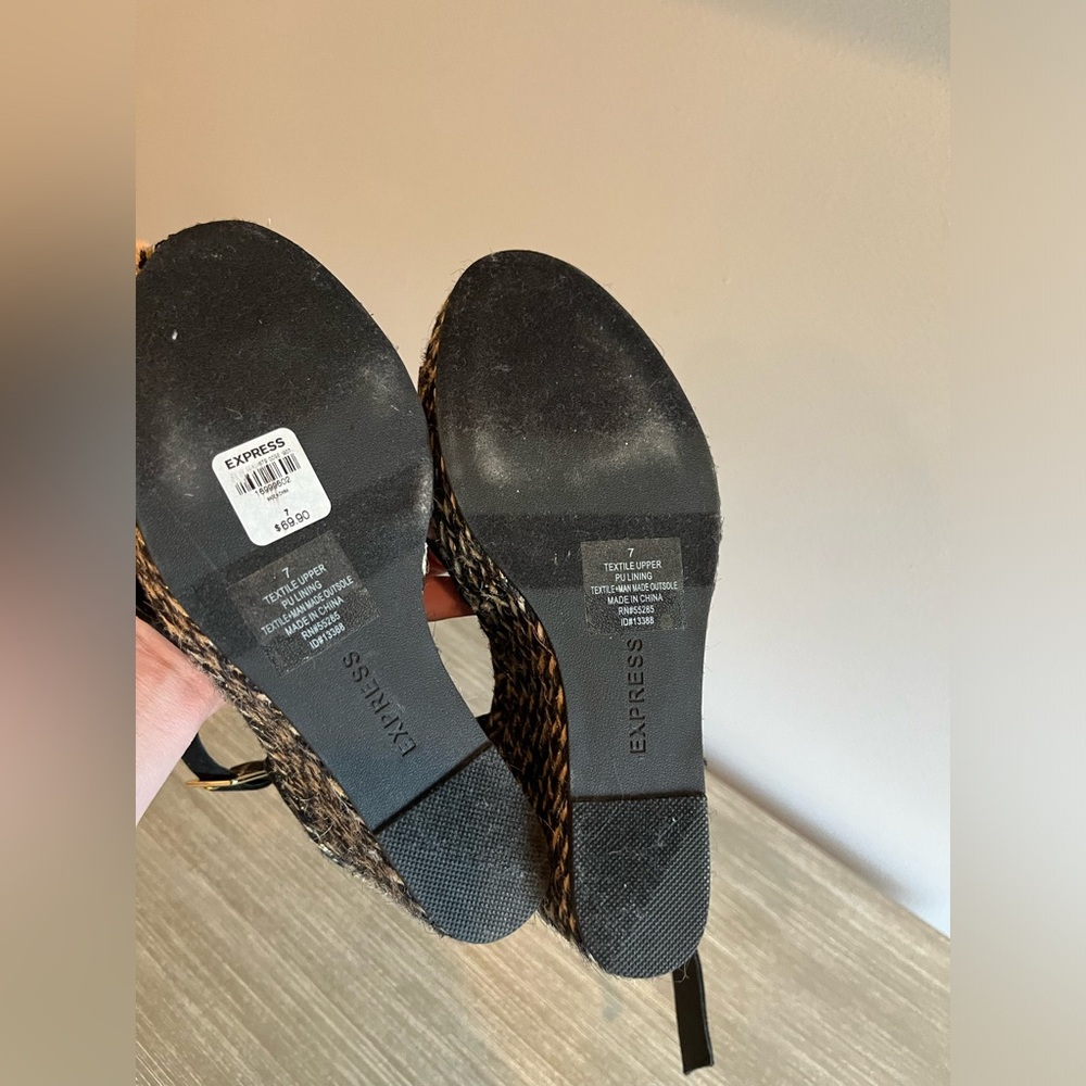 Express Wedges - Picture 2 of 4